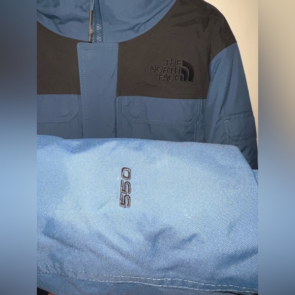 The men's McMurdo Bomber Jacket from The North Face ALMOST NEW - Picture 3 of 5